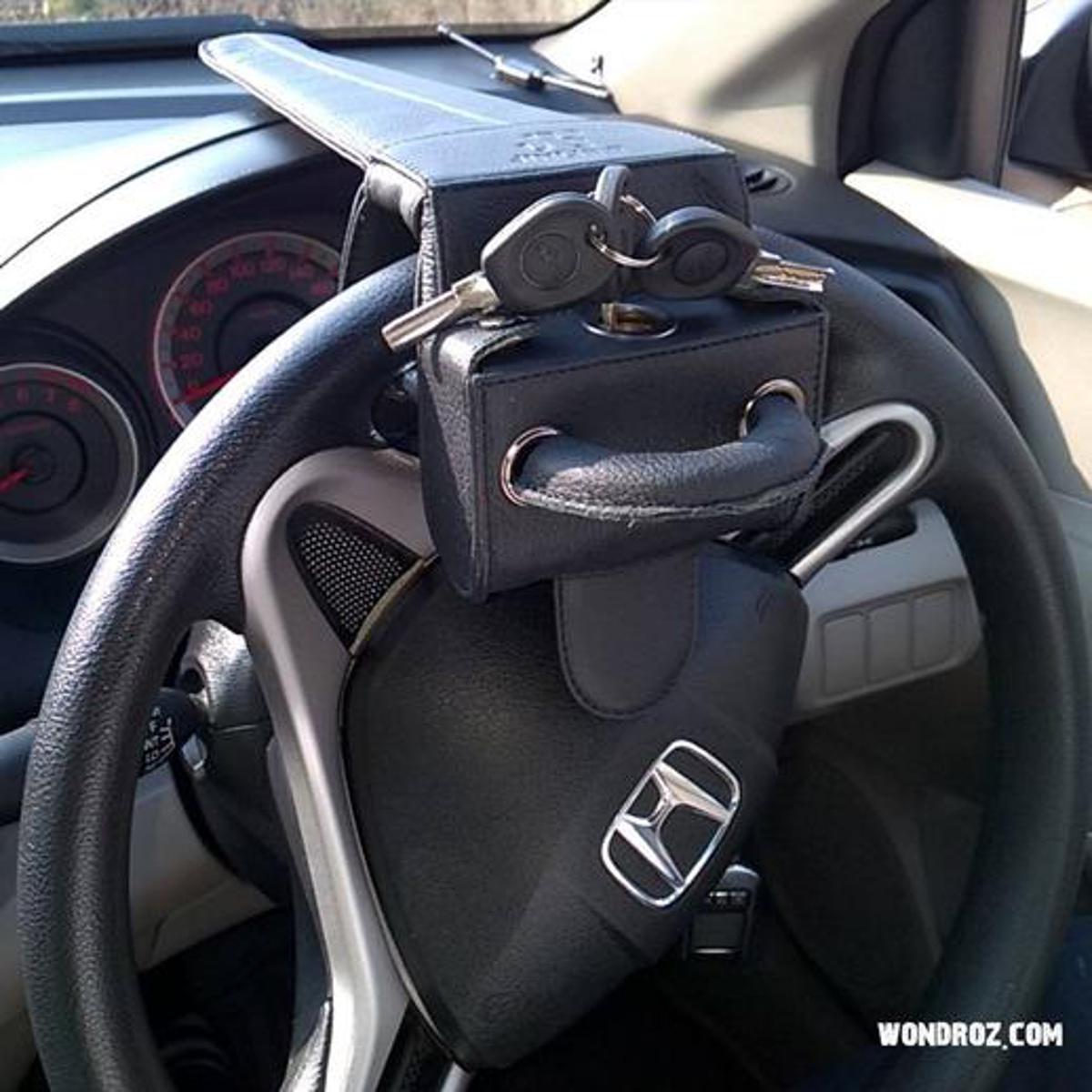 Car steering wheel leather lock